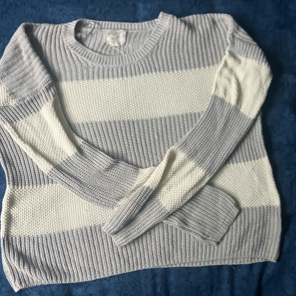 Hippie Rose Light Gray Knit Top